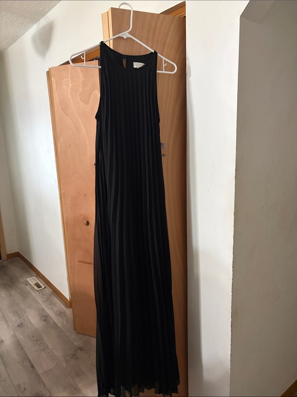 Bisou Bisou Black Sleeveless Pleated Maxi Dress